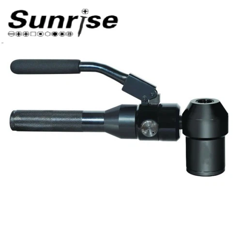 Selvforsynende hydrauliske knockout-stansere